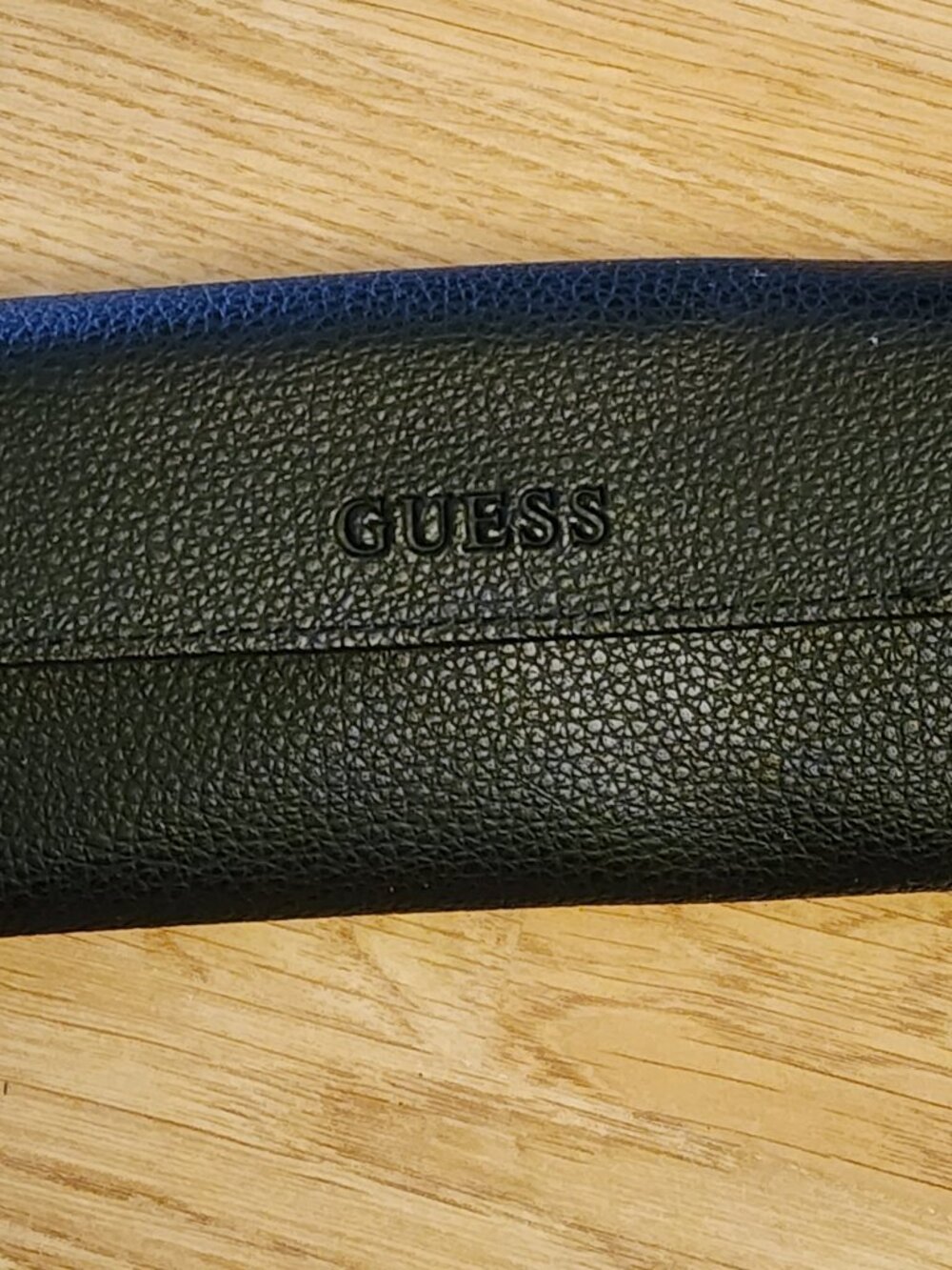 Guess Black Pebbled Faux Leather Eyeglass Case Magnetic Snap Logo Fold Over